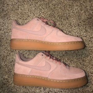 Air Force 1’s pink particle gum sole